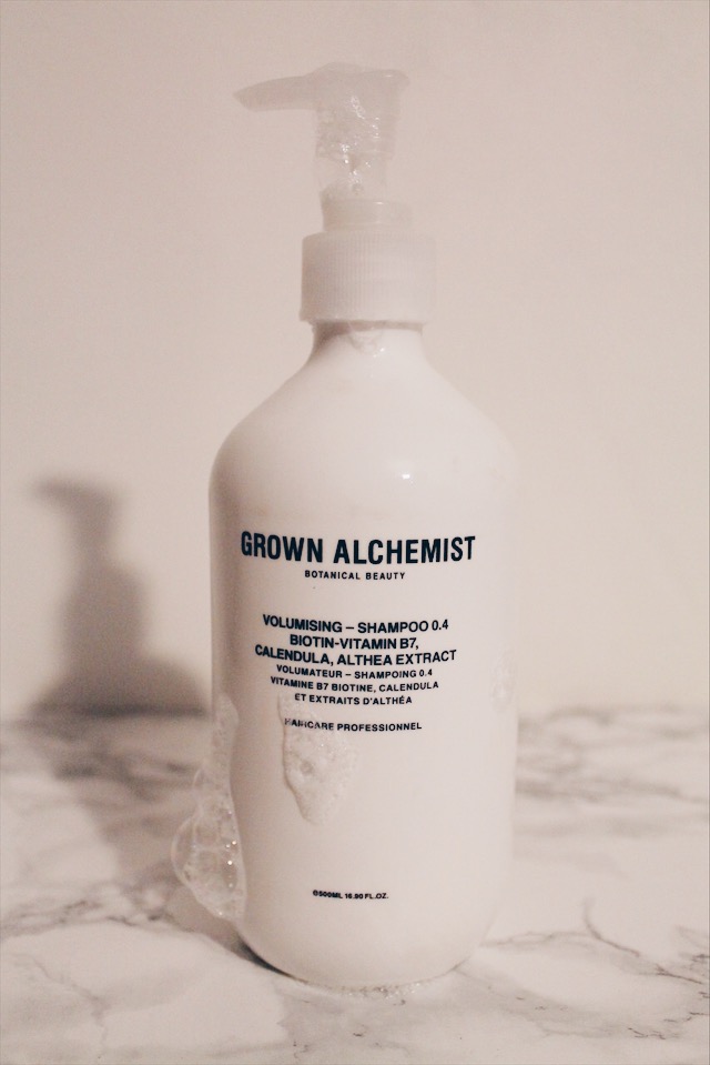 Test du shampoing volume de Grown Alchemist, cosmétique bio vegan et cruelty free sur le blog laualamenthe.com