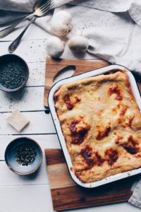 Recette de lasagne végétarienne réalisée avec une sauce bolognaise aux lentilles sur le blog laualamenthe.com