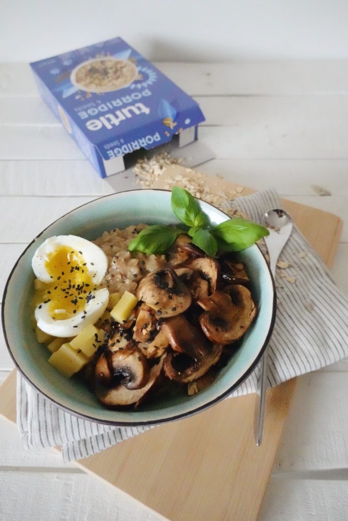 Recette de porridge salé aux champignons et au lait de soja pour le petit-déjeuner. Sur le blog laualamenthe.com !