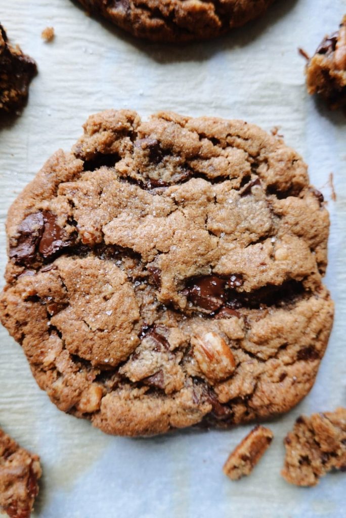 Recette de cookies façon Levain Bakery à New-York en version vegan/végétalienne sur le blog laualamenthe.com